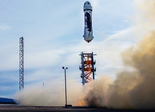 Blue Origin ships Blue Origin's Race to the Stars
