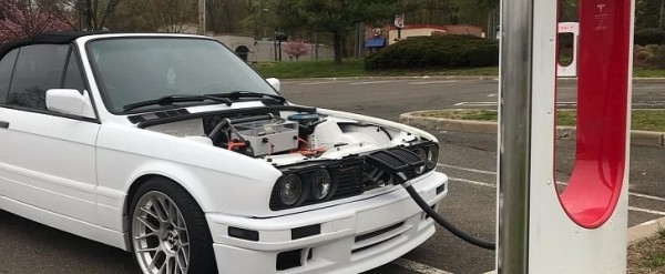 E30 BMW 3 Series at Tesla Supercharger Is Recycling in Style