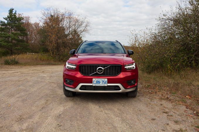 Lexus UX vs Volvo XC40 Comparison