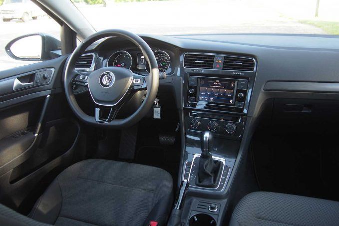2019 Volkswagen Golf S Review