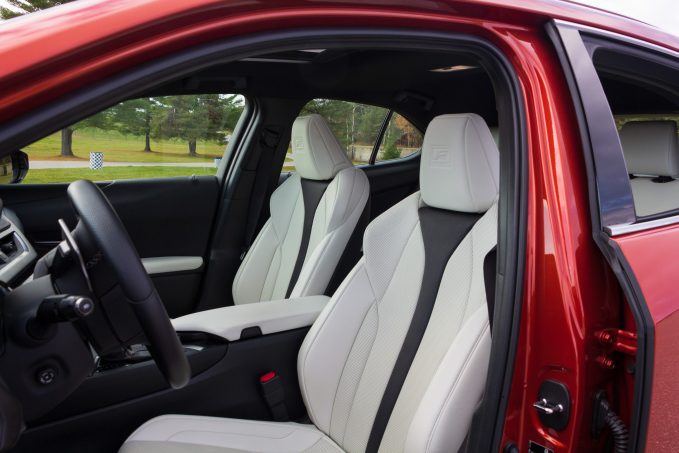 Lexus UX vs Cadillac XT4 Comparison