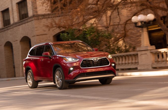 Toyota Highlander vs Honda Pilot: Which SUV is Right For You?