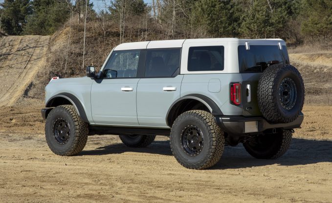 New Ford Bronco vs Jeep Wrangler: How Does It Stack Up?